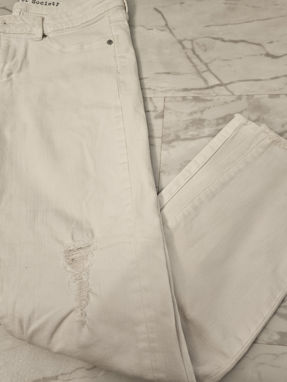 Articles Of Society White Ankle/crop Length Jean.